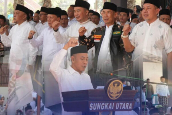 WABUP ROMLI PIMPIN UPACARA PERINGATAN HARI SANTRI 2026 DI PONDOK PESANTREN AL MUBAROQ