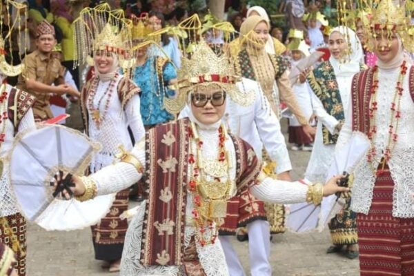 1.250 Penari Beraksi, Festival Melinting Jadi Panggung Kebangkitan Budaya Lampung Timur