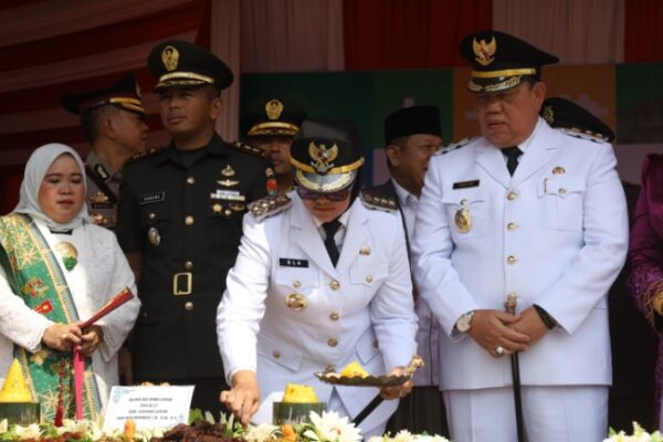 Bupati Ela Pimpin Upacara HUT ke-27 Lampung Timur, Serukan Pembangunan Maju dan Berkelanjutan